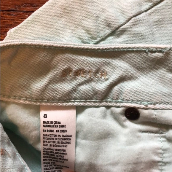 Mint green denim shorts, AEO, size 8. - Picture 3 of 5